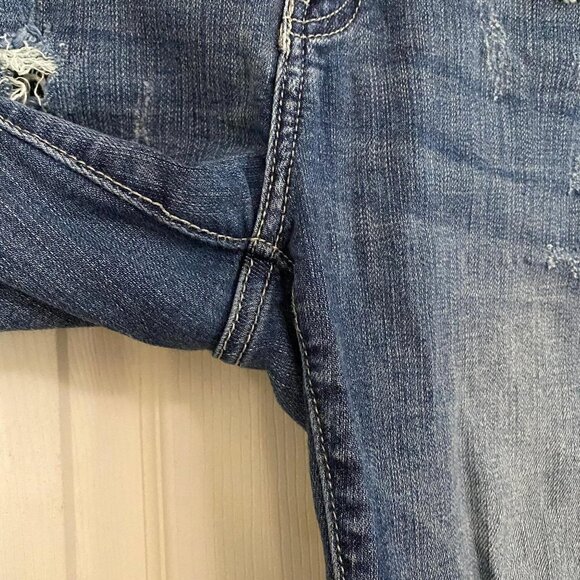 Kancan Women's Distressed Skinny Medium Wash Whiskered Jeans Size 26 - Picture 8 of 9